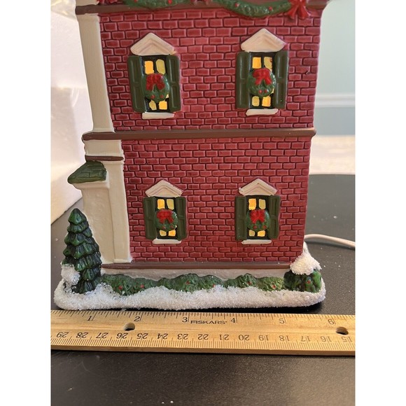 St Nicholas Square Village Gazette News Illuminates House Christmas Village IOB - Picture 12 of 16